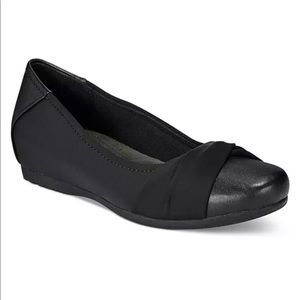 BareTraps Mitsy Memory Foam Flats - Black